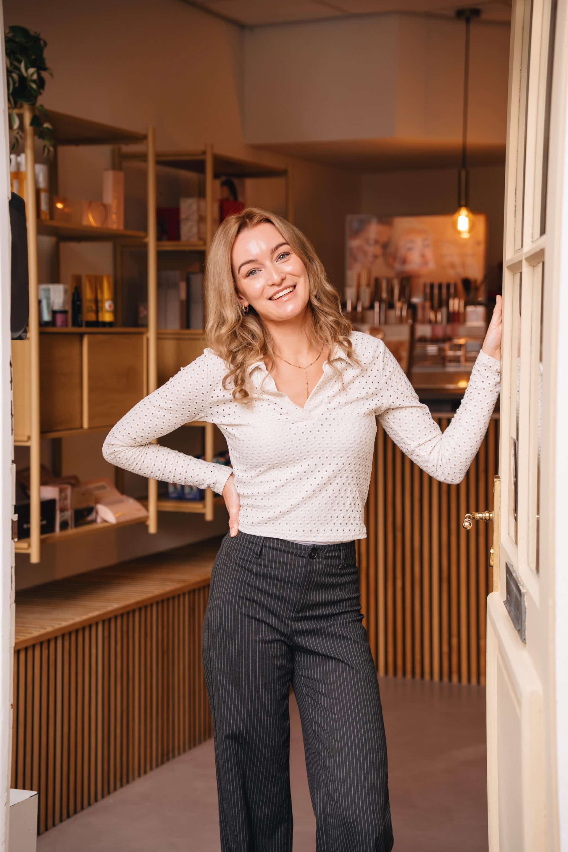 Medewerker Lisa van June city wellness.